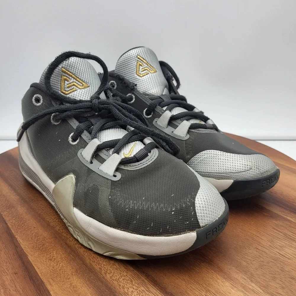 Nike Zoom Freak 1 Basketball Shoes Boys Size 5‎ Y Smoke Grey Sneakers BQ5633-050